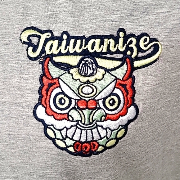 Taiwanize Embroidered Tee Size XL - Picture 2 of 8